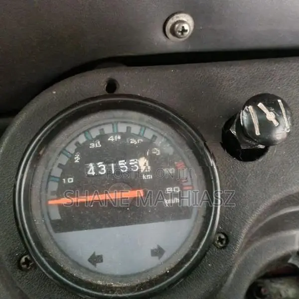 Bajaj RE 205 2016