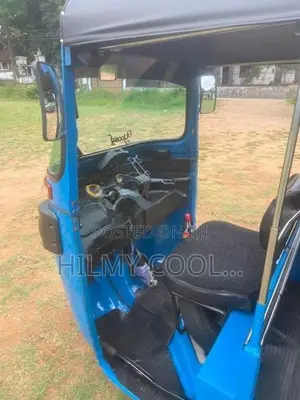 Bajaj RE 2015