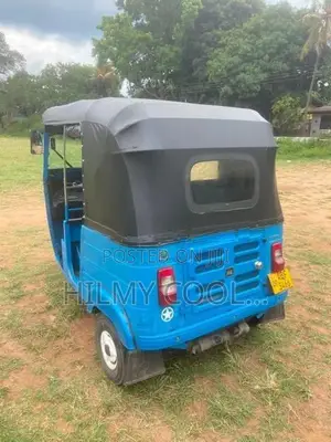 Bajaj RE 2015