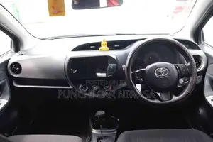 Toyota Vitz 2016
