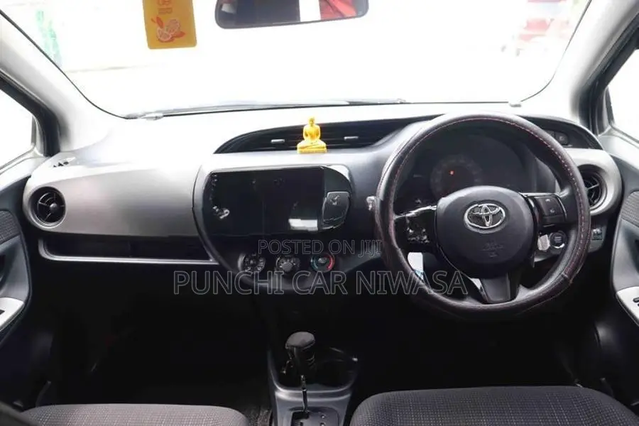 Toyota Vitz 2016
