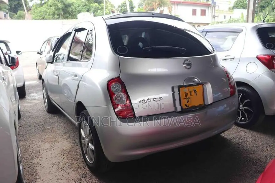 Nissan March AK12 2010