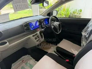 Daihatsu Mira X ES 2025