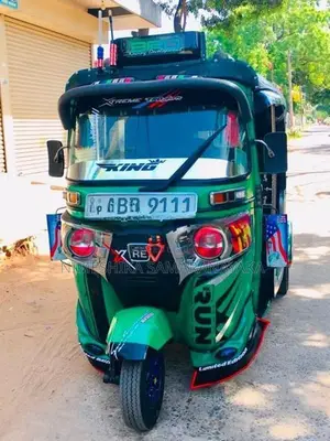 Bajaj RE Three Wheeler 2015