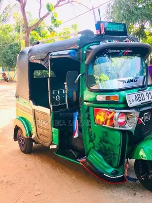 Bajaj RE Three Wheeler 2015