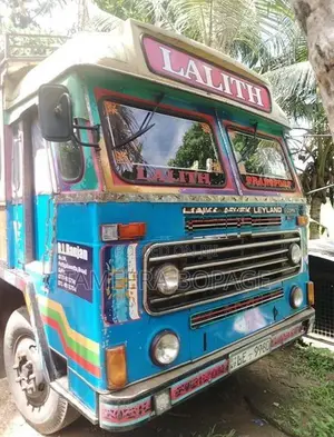 Ashok Leyland Comet 2005
