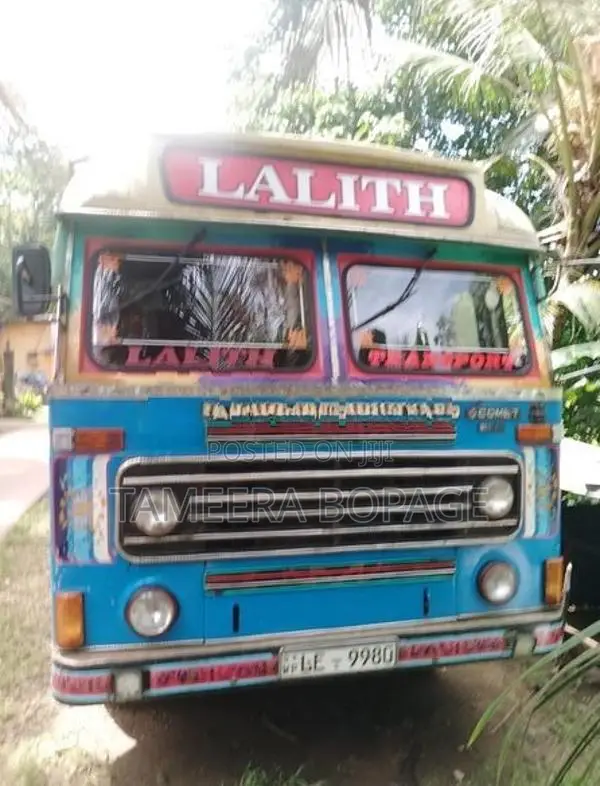Ashok Leyland Comet 2005