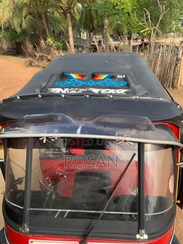 Bajaj RE 2004