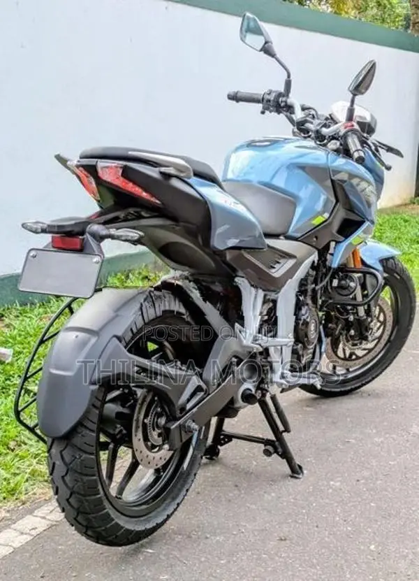 Bajaj Pulsar N160 Premium 2026