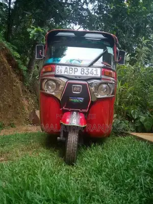 Bajaj RE 2017
