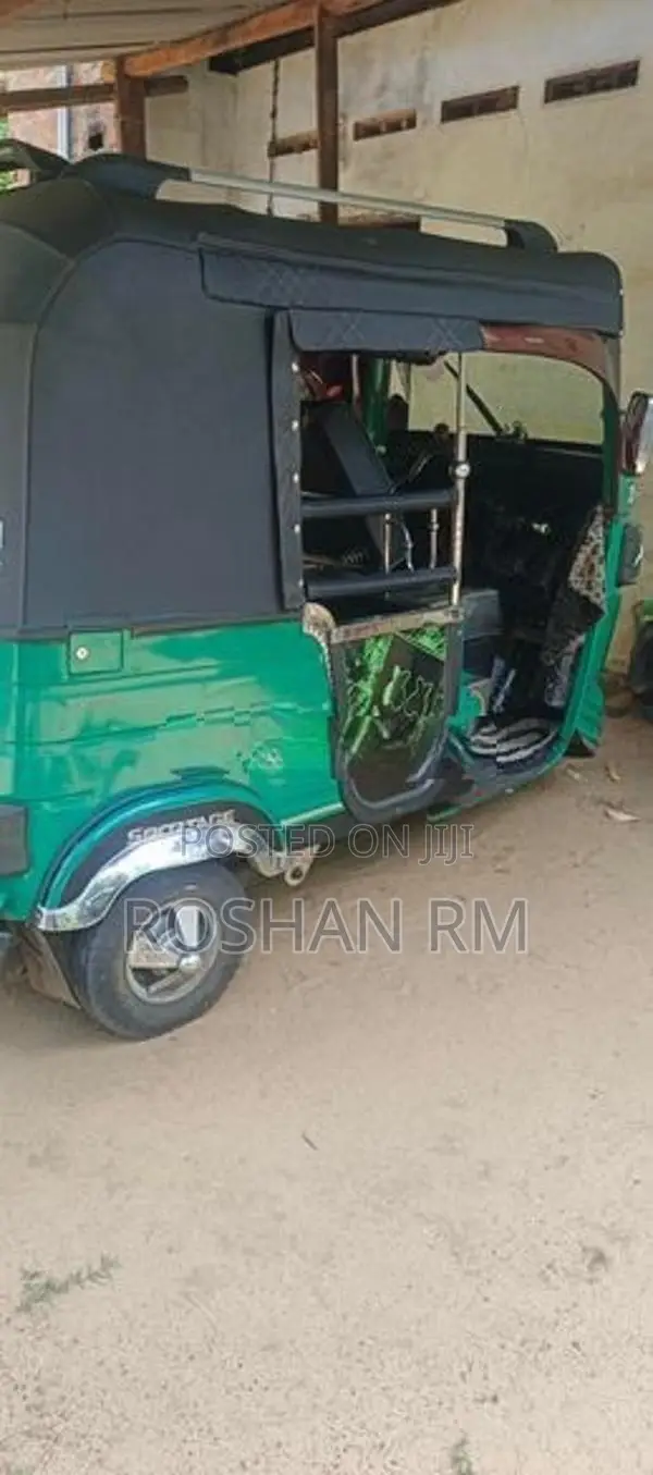 Bajaj RE 2026