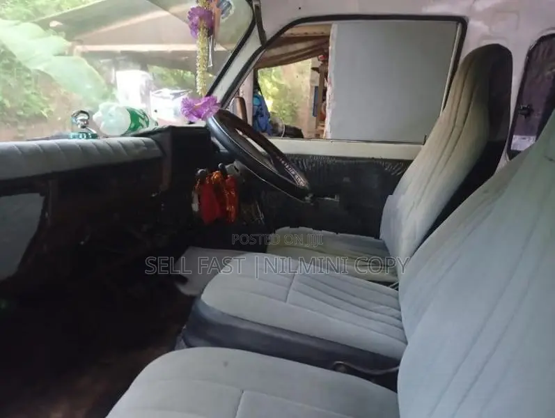 Toyota Hiace Van 1987