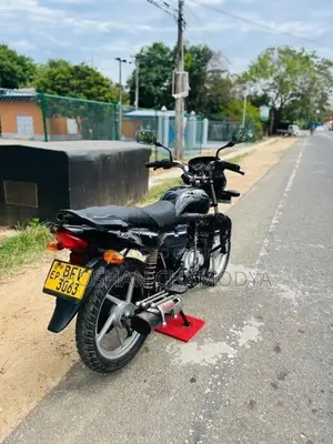 Bajaj Platina 100 2017