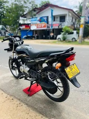 Bajaj Platina 100 2017