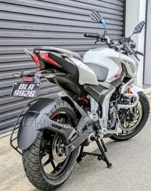 Bajaj Pulsar N160 Premium 2026