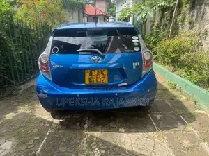 Toyota Aqua 2012