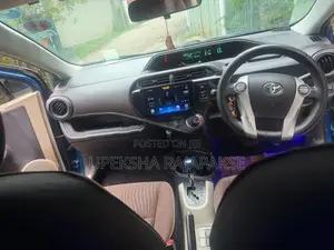 Toyota Aqua 2012