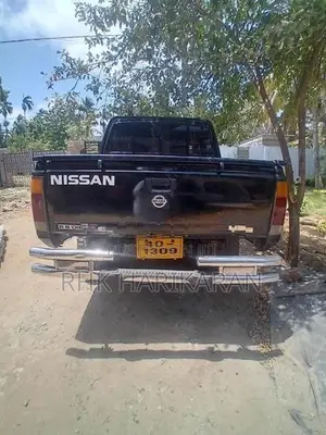 Nissan Datsun 1984