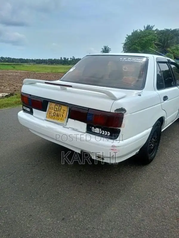 Nissan Sunny 1990