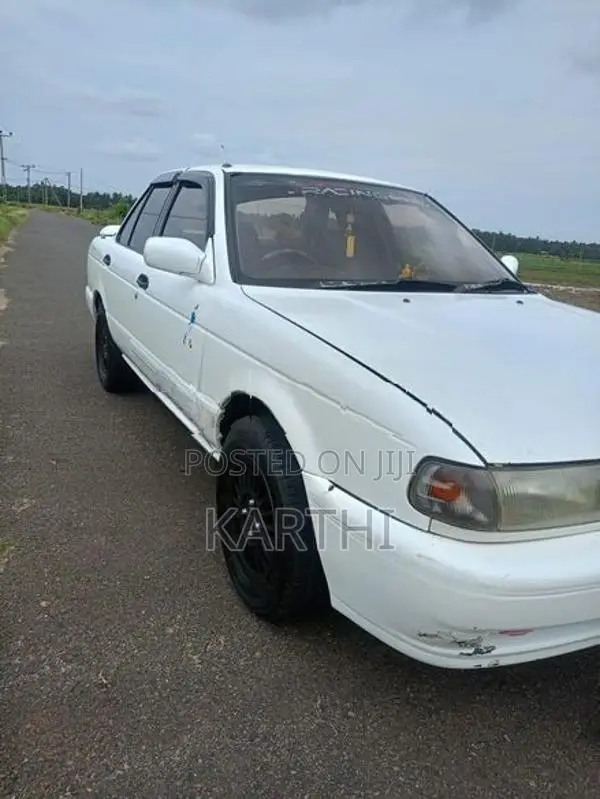 Nissan Sunny 1990