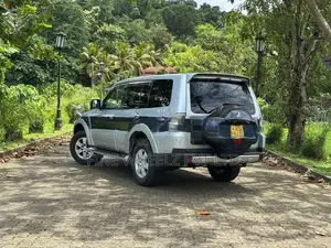 Mitsubishi Pajero Montero V93W Exceed 2008