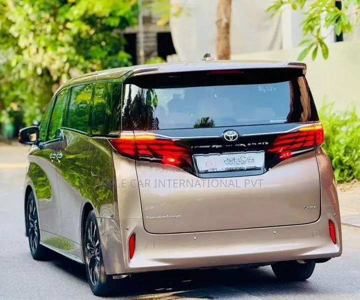Toyota Alphard Pre-Executive Lounge 2024
