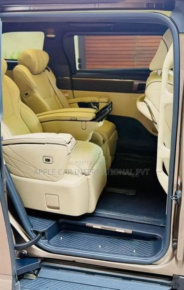 Toyota Alphard Pre-Executive Lounge 2024