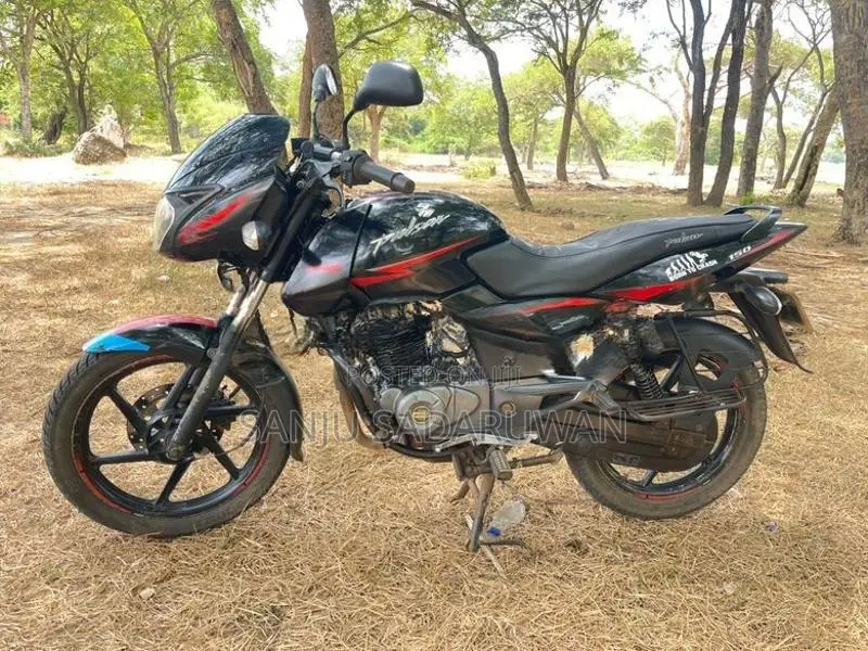 Bajaj Pulsar 150 Supiriyak 2017