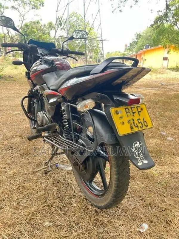 Bajaj Pulsar 150 Supiriyak 2017