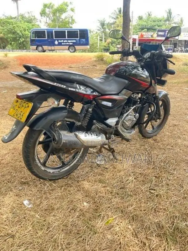 Bajaj Pulsar 150 Supiriyak 2017