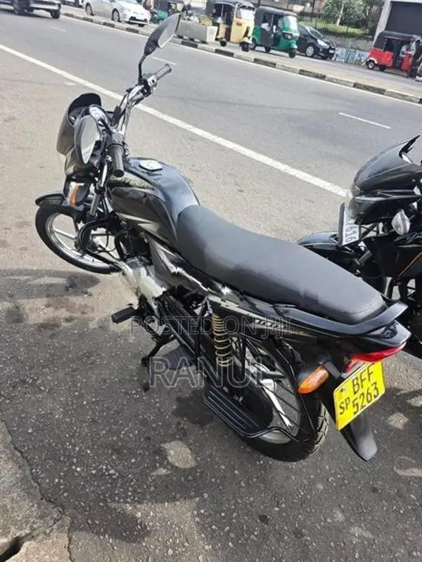 Bajaj Platina 100 2017