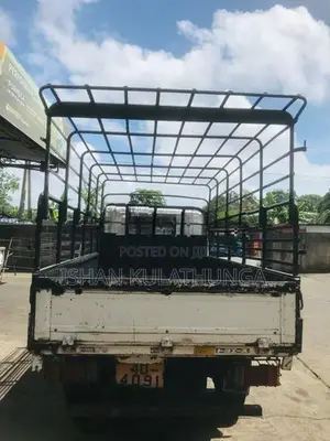 Isuzu 250 ELF 1980