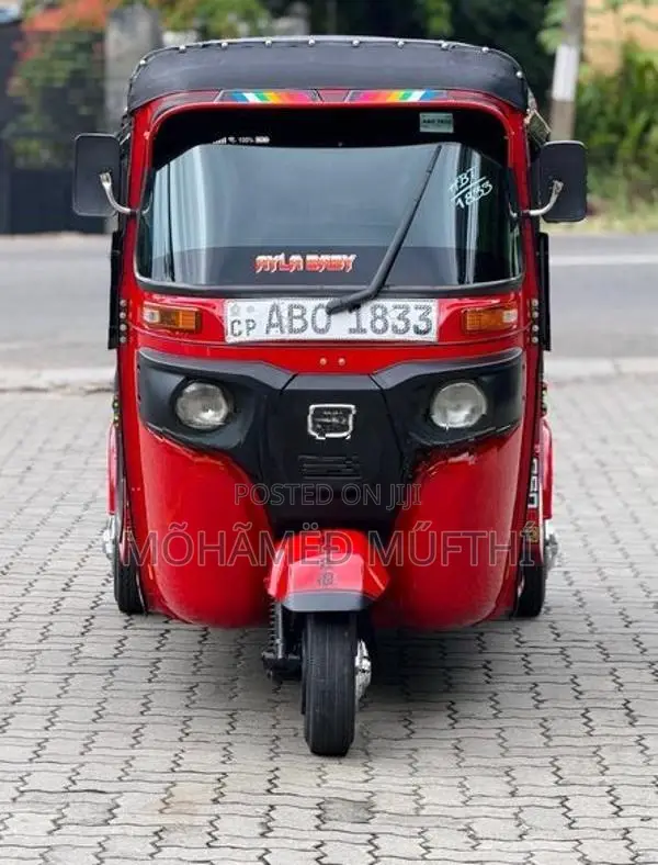 Bajaj RE 2016