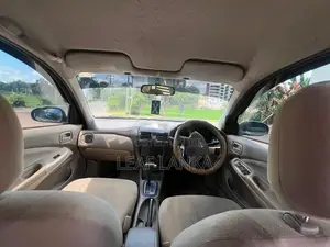 Nissan Sunny 2010