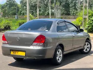 Nissan Sunny 2010