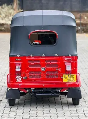 Bajaj RE 2016