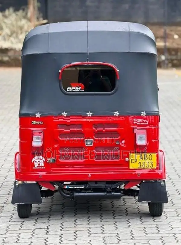 Bajaj RE 2016