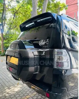 Mitsubishi Montero 2010