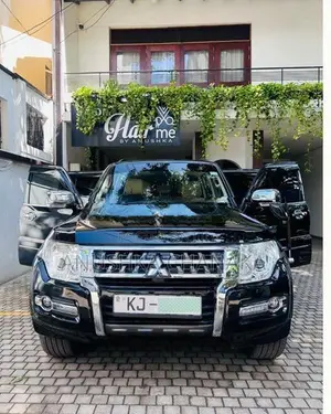 Mitsubishi Montero 2010