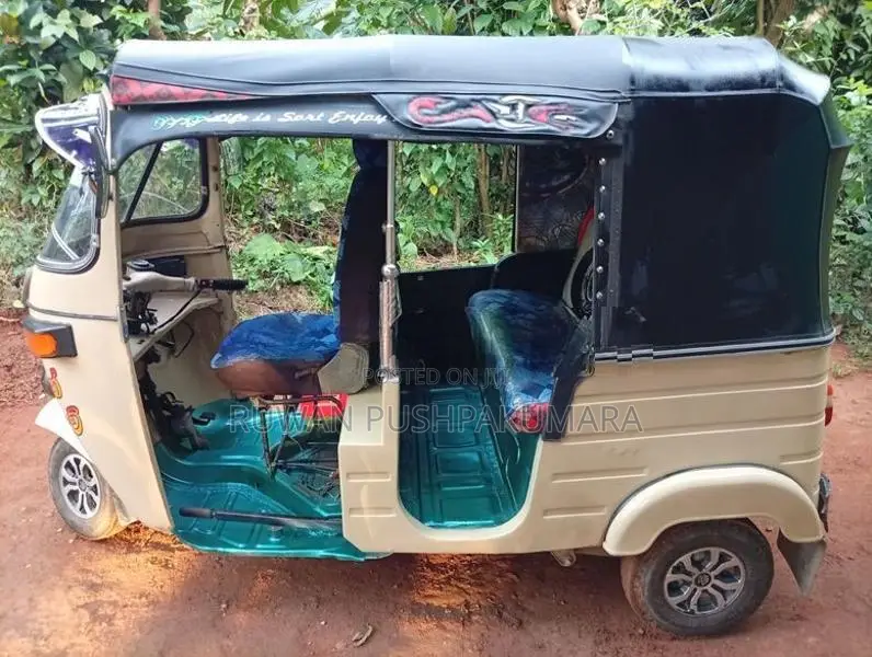 Bajaj RE 2002