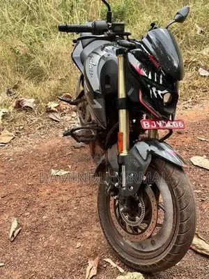 Bajaj Pulsar N160 Premium 2025