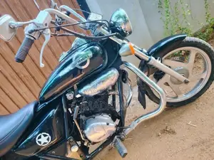 Honda Magna 2000