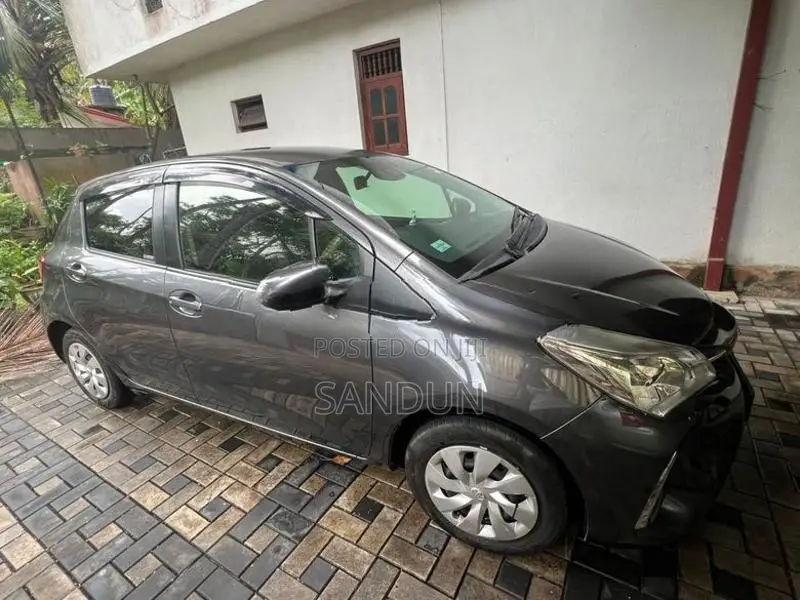 Toyota Vitz 2017