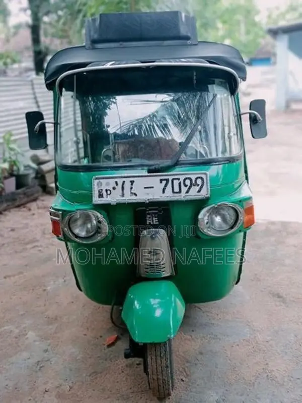 Bajaj RE 2011