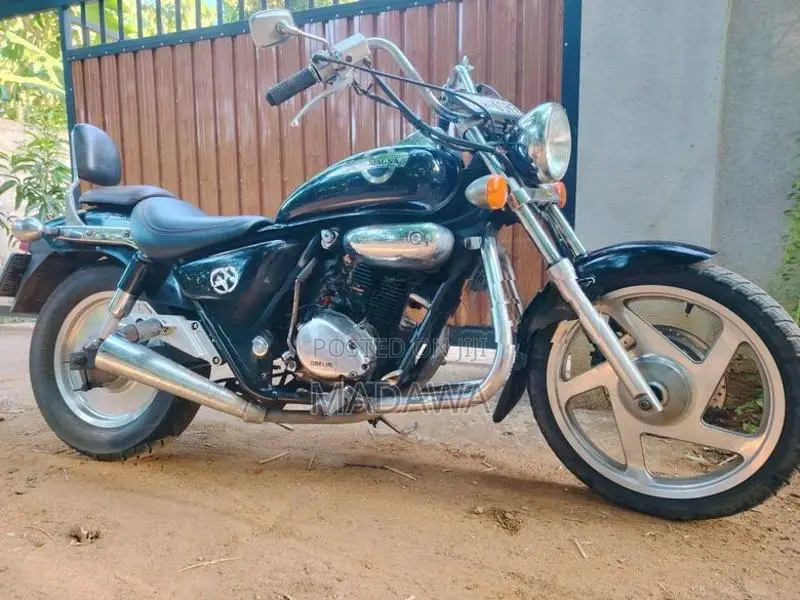Honda Magna 2000
