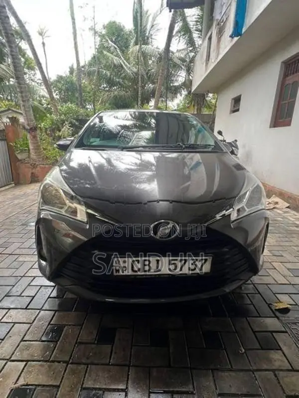 Toyota Vitz 2017