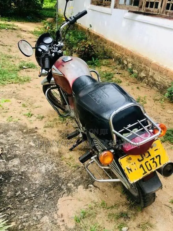 Bajaj Boxer 2004