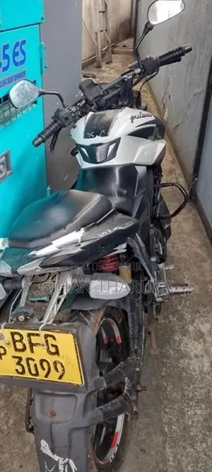 Bajaj Pulsar N160 2017