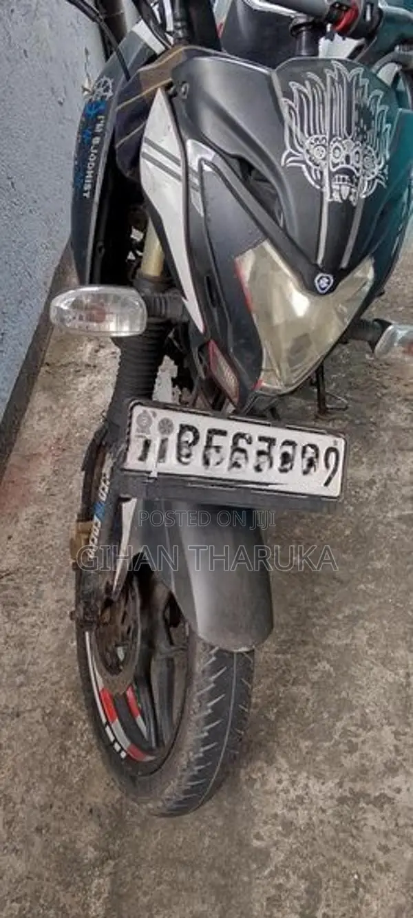 Bajaj Pulsar N160 2017