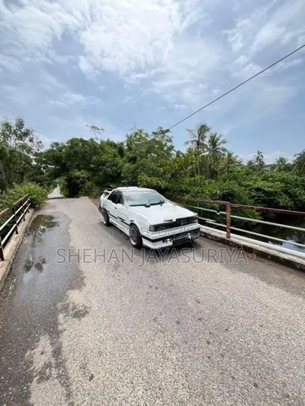 Nissan Sunny 1987